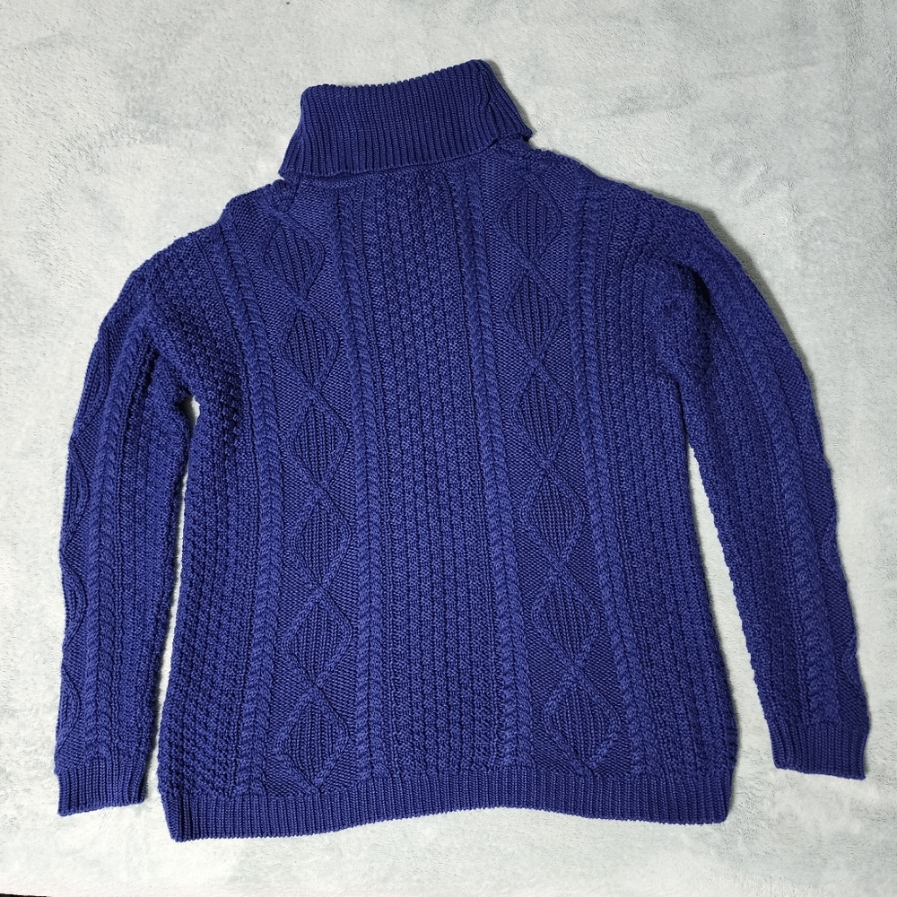 Forever 21 Blue Sweater Size M